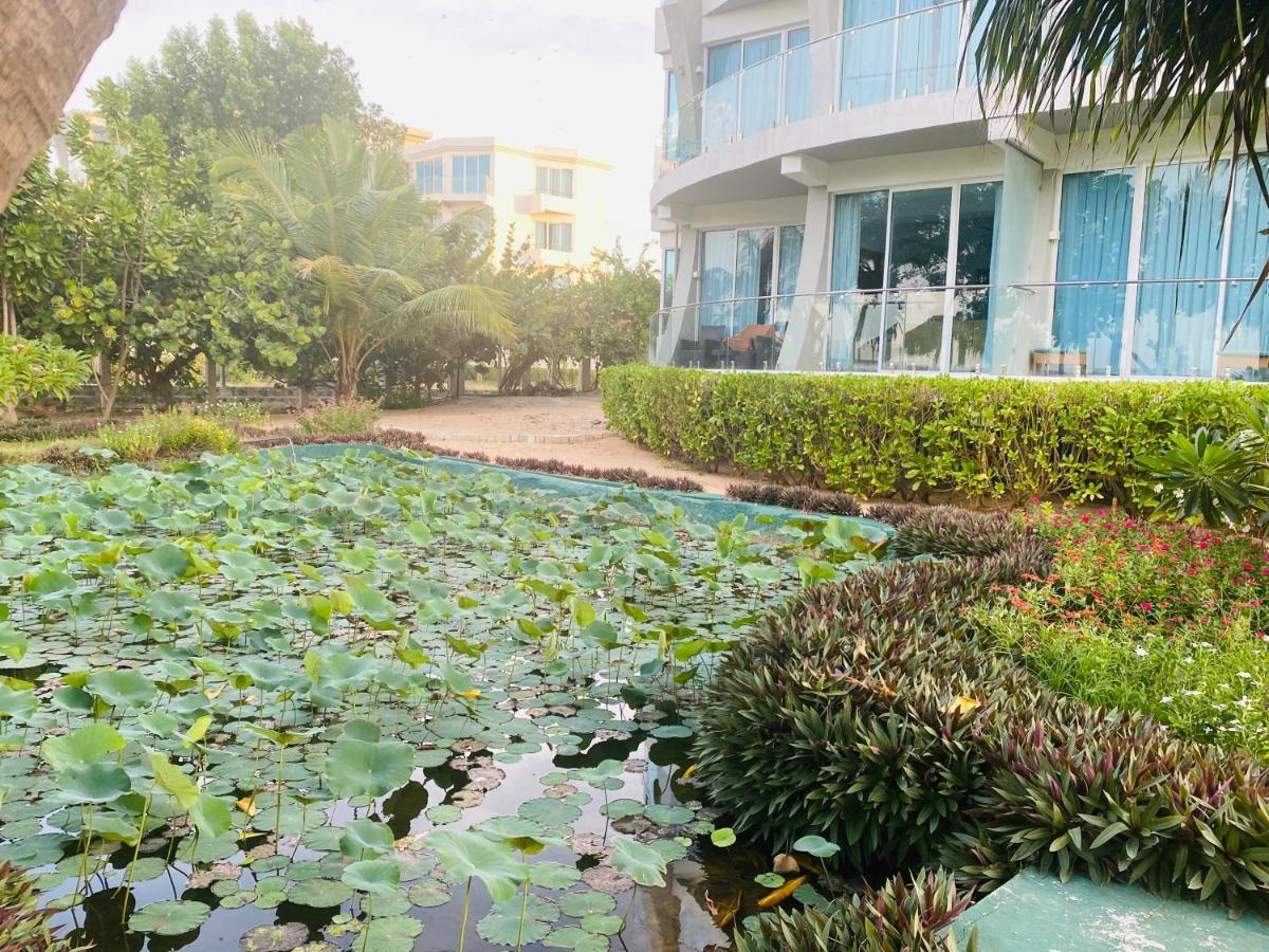 Trincomalee Ocean Front Condos Exterior photo